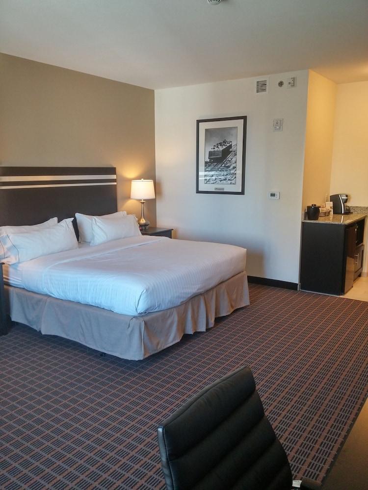 Holiday Inn Express & Suites Golden By Ihg Exterior foto
